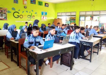 Kemdikbud Cek Kesiapan Komputer di Sekolah-Sekolah