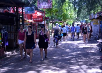 Waw! Gili Trawangan 90 Persen Sudah Penuh