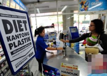 Pertahankan Kebijakan Kantong Plastik Berbayar
