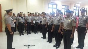 Asyik.. 49 Personil Polres Naik Pangkat