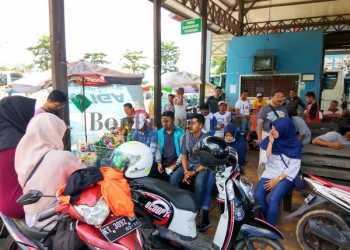 Aksi Mogok Masih Berlanjut, Sopir Bus : Kalau Travel Tidak Keluar, Kami yang Keluar !