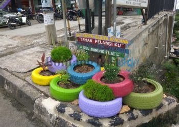 Hebat!!! ‘Sulap’ Tumpukan Sampah Jadi Taman 