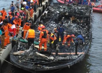 Pengalaman Penumpang Kapal Wisata Zahro Express Menyelamatkan Diri