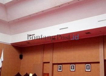 Plafon Ruang Paripurna DPRD Runtuh, Dana Perbaikan Diusulan Rp 1,2 M, Disetujui Rp 600 Juta 