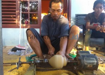 Nyaris Punah, Kini Usaha Gasing Kian Menjanjikan 