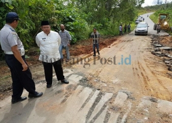 Pemprov Abaikan Perbaikan Jalan Poros,  Kepala Dinas PU Beri Sentilan Pedas