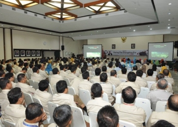 Seminar “Facing The Disruption Era” , Hadirkan Rhenald Kasali, Berikan Motivasi Karyawan 