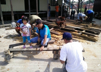 Kelurahan TLI Kerja Bakti Bersama Warga