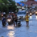 FAKTOR ALAM : Jalan menuju Bontang Kuala ini menjadi salah satu daerah yang ‘langganan’ terkena banjir rob.(FAHMI FAJRI/BONTANG POST)