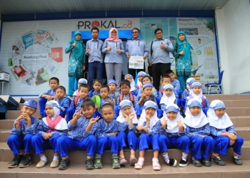 Taman Kanak-kanak Islam Terpadu Al Hikmah Belajar Media ke Bontang Post