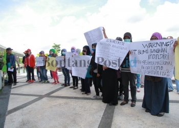 Empat Bulan Tak Digaji, CS Pemkot Demo, Iuran BPJS Hanya Dibayar Dua Kali