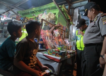 Jelang Ramadan, Polsek Bontang Selatan Gelar Patroli, Sasar Pedagang Kembang Api dan Anak Ngelem