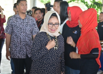 Encek UR. Firgasih Jadi Bunda Pariwisata Kutim