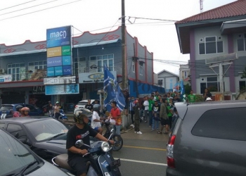 Komunitas Suporter Bola dan Paguyuban Berbagi Takjil Gratis