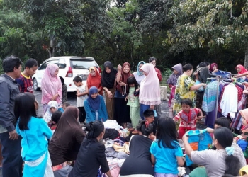 Kelurahan Api-Api Gelar Bazar Amal, Jual Pakaian Bekas untuk Disumbangkan