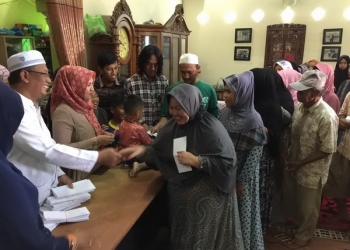 Enam RT di Tanjung Laut Dapat THR