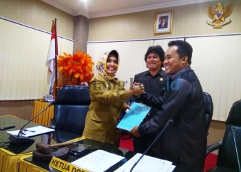 Sampaikan Pemandangan Umum, Lima Fraksi DPRD Minta Gali PAD hingga Apresiasi WTP