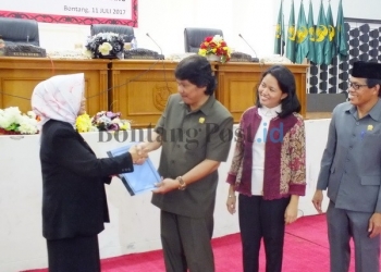 WOW!!! Jika Raperda Terkait PP Nomor 18 Tahun 2017 Disahkan, Gaji Anggota DPRD Bakal Naik