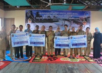 Pemkot Launching Internet Gratis di Pulau Tihi Tihi 
