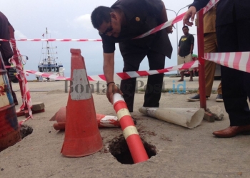 Dermaga Pelabuhan Berlubang Lagi