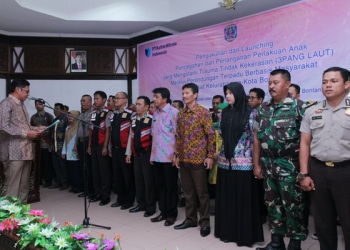 SAH: Wakil Wali Kota Bontang kukuhkan perwakilan tiap 15 kelurahan pada launching 3Pang Laut.(HUMAS/ADI)