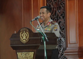 ROADSHOW: Kapolda Kalimantan Timur Irjen Pol Safaruddin saat memberikan sambutan di acara silaturahmi bersama tokoh masyarakat. (HUMAS HAYAT)