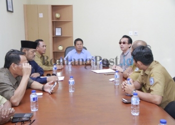 Lewat Jalan Perumahan, Warga Ditarik Retribusi 