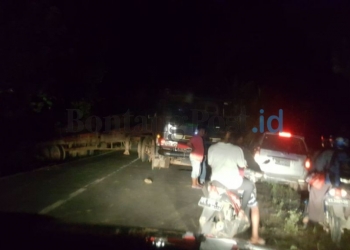 BREAKING NEWS! Km 25 Arah Bontang Macet Parah, Sejam Belum Tertangani