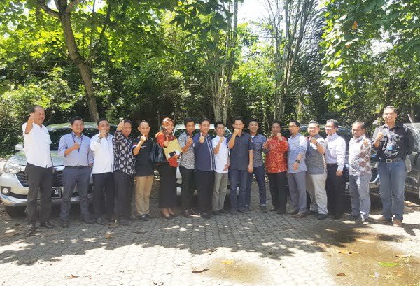 Bawaslu Serahkan 9 Mobil Baru