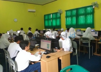 Ujian Pakai Aplikasi SKACI–ISS, SMPN 1 Jadi Pelopor di Bontang