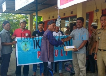 Ika Pakarti Bantu Korban Kebakaran Berbas Pantai 