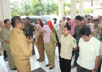 WADUH!!! Terlalu Asik ‘Liburan’, 50 Persen Pegawai Bolos 