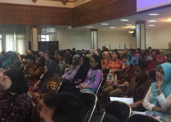 Ratusan Tenaga Kesehatan Dilatih Berikan Vaksinasi