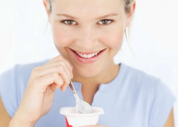 Punya Maag Akut? Cegah dengan Yogurt
