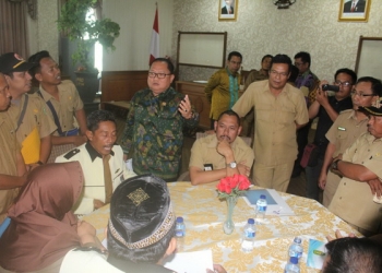 Kantor Desa Beri Layanan,  Tapi Tak Maksimal