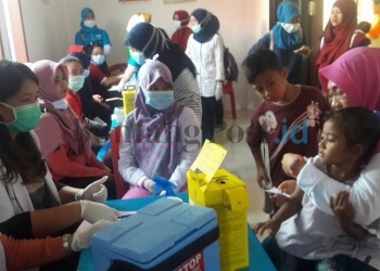 Intervensi Vaksinasi Massal di Tiga RT Kelurahan Gunung Elai