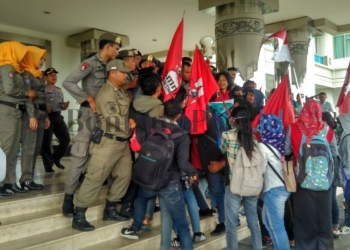 MEMANAS!!! Mahasiswa Kutim Tuntut Transparansi Anggaran 