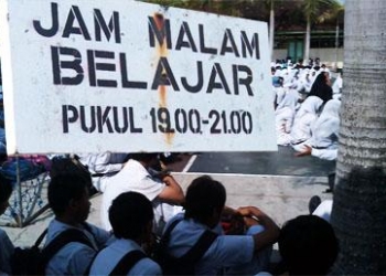 PERHATIAN!! Pelajar Dilarang Keluar Malam