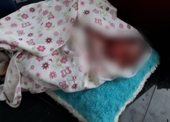 TEGA!!! Masih Berlumur Darah Bayi Dibuang