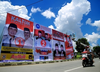 KPU Pasang APK Paslon