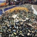DIMUSNAHKAN: Ribuan botol minuman keras (miras) dimusnahkan polisi di Cicalengka, Jawa Barat, Kamis (19/4) (CNN Indonesia/HYG)