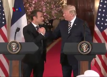 Macron Desak Trump Pertahankan Perjanjian Nuklir Iran