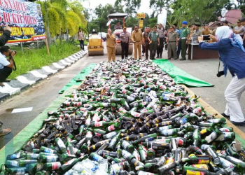 Hasil Razia 3 Bulan,  Polres Musnahkan 5. 174 Botol
