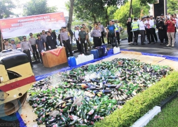 1.986 Botol Miras Dimusnahkan