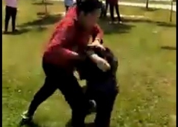 Viral, Video Dua Gadis Berkelahi 