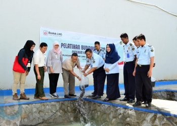 Lanjutan Program Kampung Asimilasi, Badak LNG Serahkan 4 Ribu Bibit Lele 
