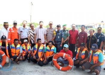 Peduli Penumpang, Life Jacket dan Lifebuoy Dibagikan 