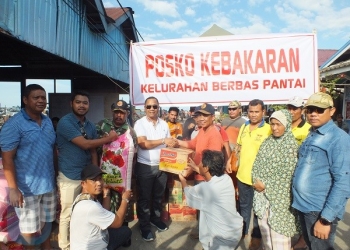 PT GMS Peduli Korban Kebakaran di Berbas Pantai 