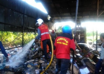 Gudang Pengepul Habis Terbakar, Tiga Ton Barang Bekas Gagal Dikirim 