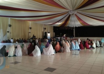 Ratusan Warga Laksanakan Salat Id Lebih Dulu 